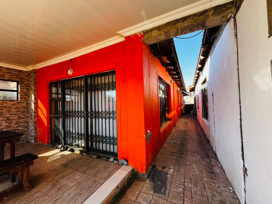 3 Bedroom Property for Sale in Bloemside 2 Free State